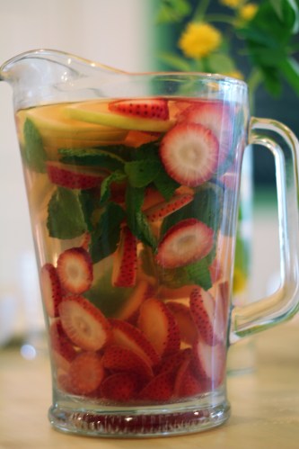 Strawberry Lemon Mint Spa Water © KETMALA’S KITCHEN 2012-13 