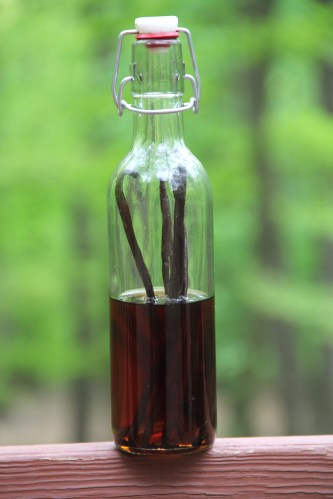 Homemade Vanilla Extract © KETMALA’S KITCHEN 2012-13 